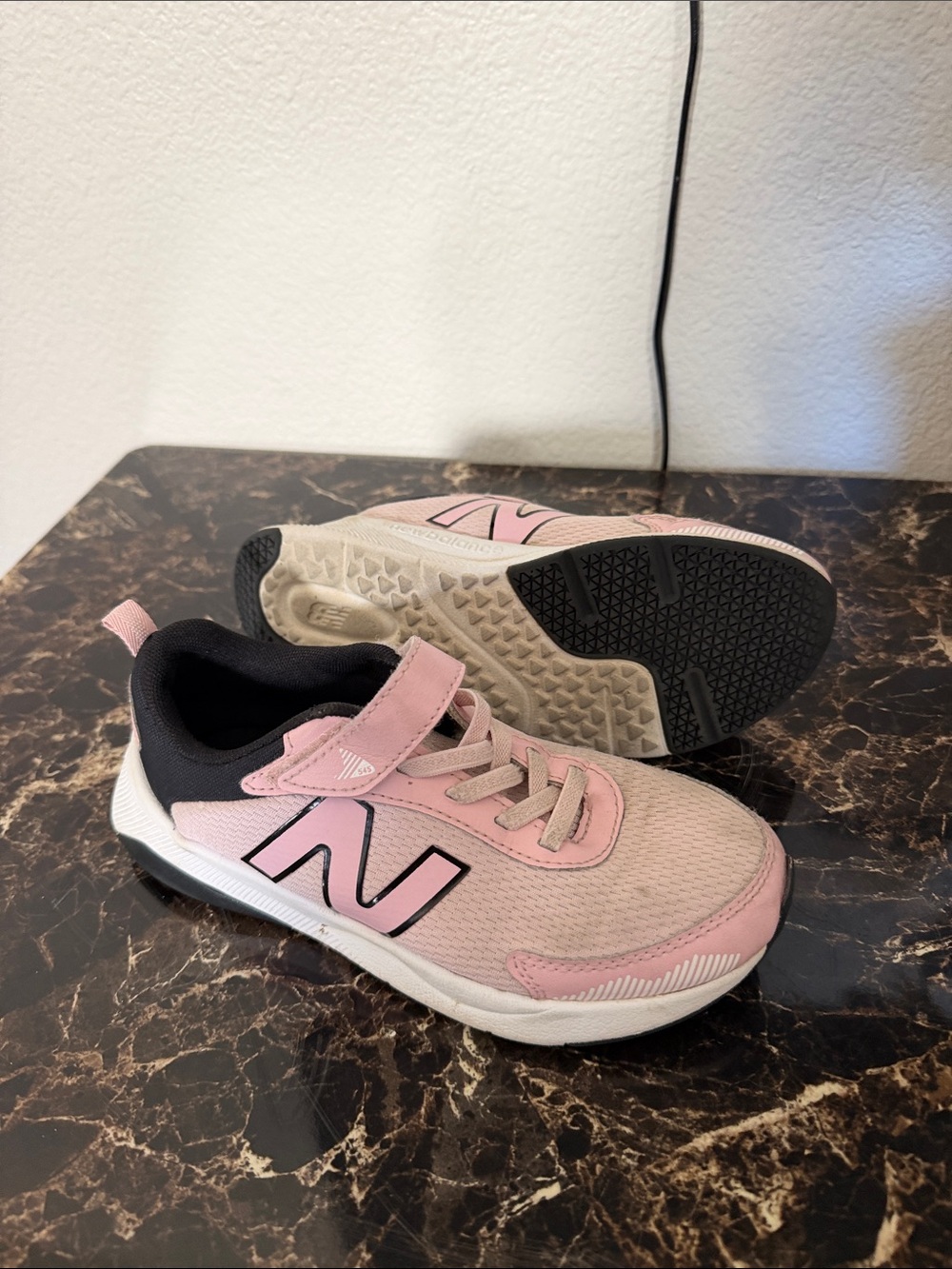 New Balance Kids Pink and Black Hook-and-Loop Sneakers